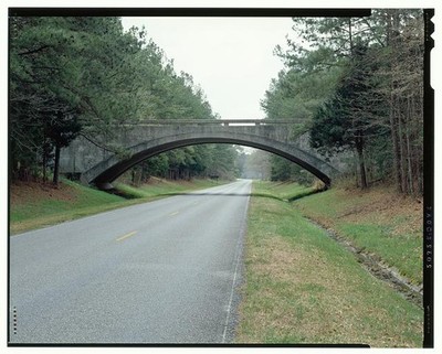 Photo:Tupelo Mississippi 1997 Natchez Trace Parkway stone arch bridge road