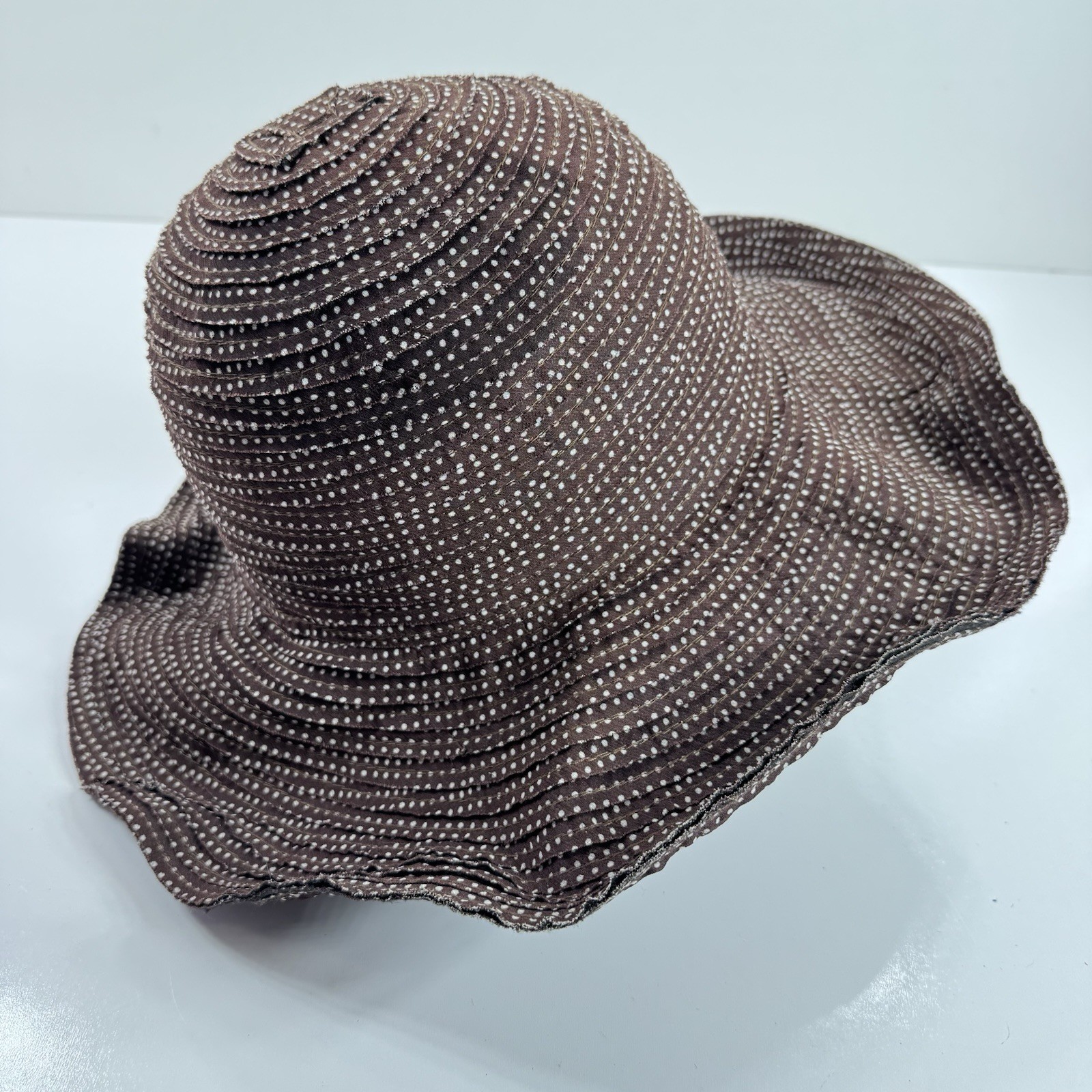 Wallaroo Hat Co Scrunchie Poseable Brim Brown Whi… - image 4