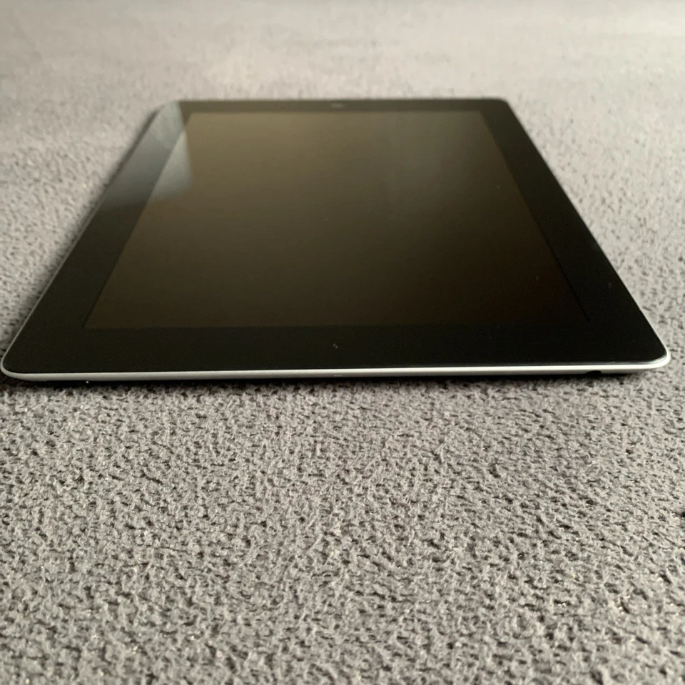 Apple iPad 4 A1458 (4th Generation) 16GB Wi-Fi with Retina Display iOS 10.3.3 - Image 4 of 4