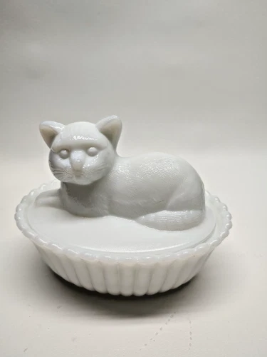 Vintage Westmoreland Glass Cat on Nest Covered Dish White  5.5" long Marked
