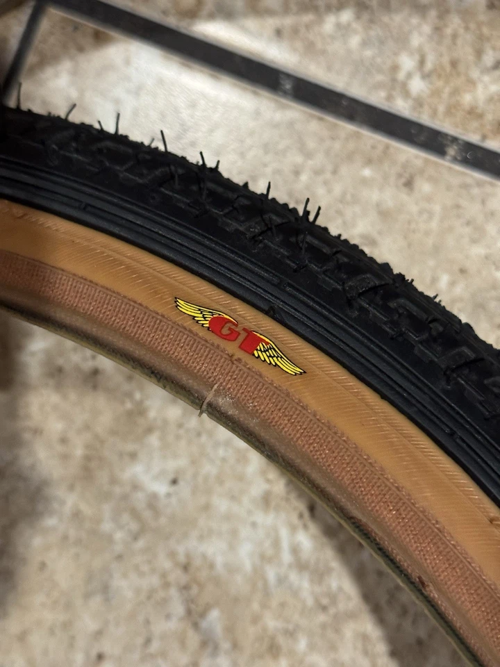 JUEGO NEUMÁTICOS GT PERFORMER/DYNO 20 X 1,75 NEGRO/PIEL  Foto 3 de 4