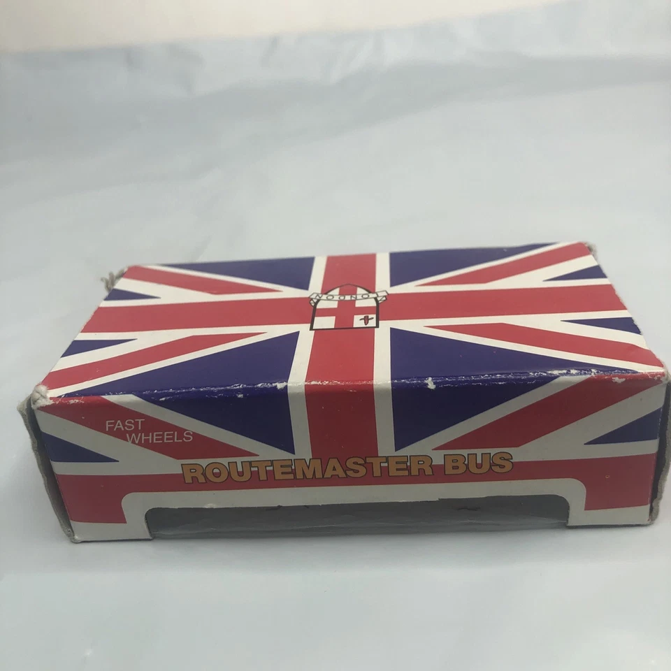 ROUTEMASTER LONDAN TRANSPORT BUS ROUND LONDON SIGHTSEEING TOUR - Image 3 of 4