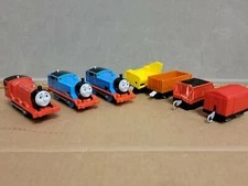 Thomas friends Trackmaster Motorized Train 2013 Gullane Toy lot of 7 Used