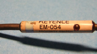 Keyence EM-054 Induktiver Näherungssensor