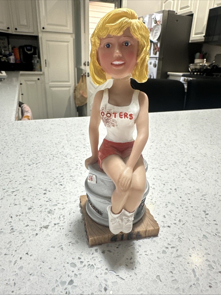 レア　Hootersロゴ付　ビンテージ　キャディバッグ HotZ社製 Original Hooters Girl Bobblehead Delightfully Tacky Yet Unrefined