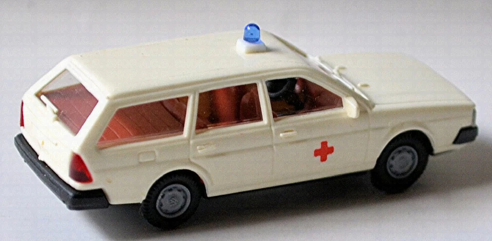 VW Passat B2 Variante 1981 RK Croce Rossa 1980-88 Tipo B2 Bianco 1:87 I. M. U. - Immagine 4 di 4