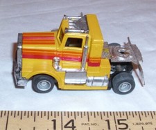 TYCO US 1 ELECTRIC TRUCKING PETERBILT TRUCK SLOT CAR IN YELLOW