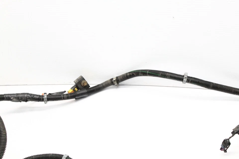 Chevrolet Silverado 2500HD 2005 bahía de motor bombilla eléctrica arnés de cables P8440 Foto 4 de 4