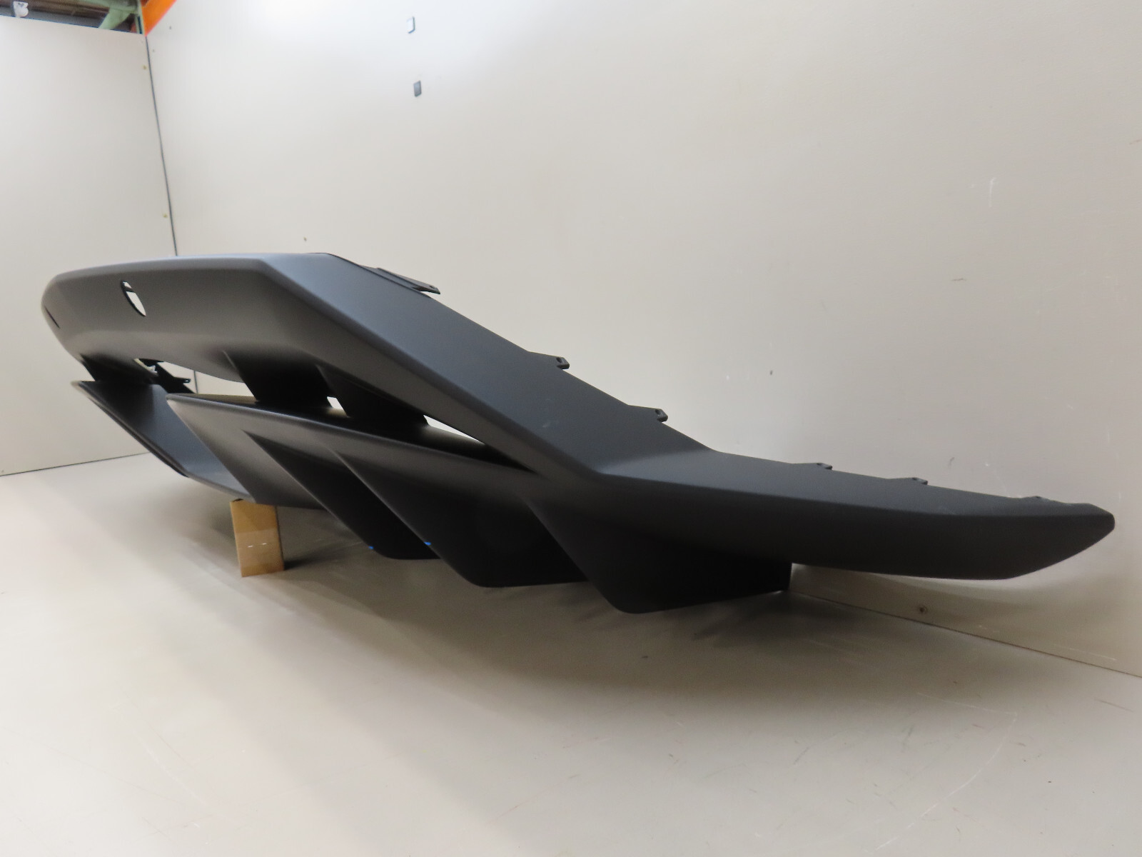 2012-2016 LAMBORGHINI AVENTADOR LP700 REAR LOWER BUMPER DIFFUSER OEM 470.807.539