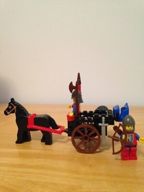 Lego set 6022 Horse Cart - Castle/Lion Knights- Vintage - Mini figures included