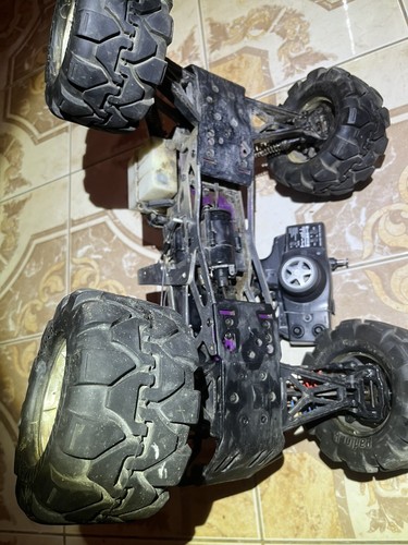 HP Savage X 1/8 Scale Nitro Monster Truck Slider/Roller for Parts or Repairs - Bild 10 von 17