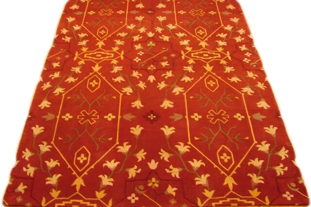Alfombra de lana y seda tibetana roja viva y aterciopelada de alta gama 4x12' Foto 2 de 4