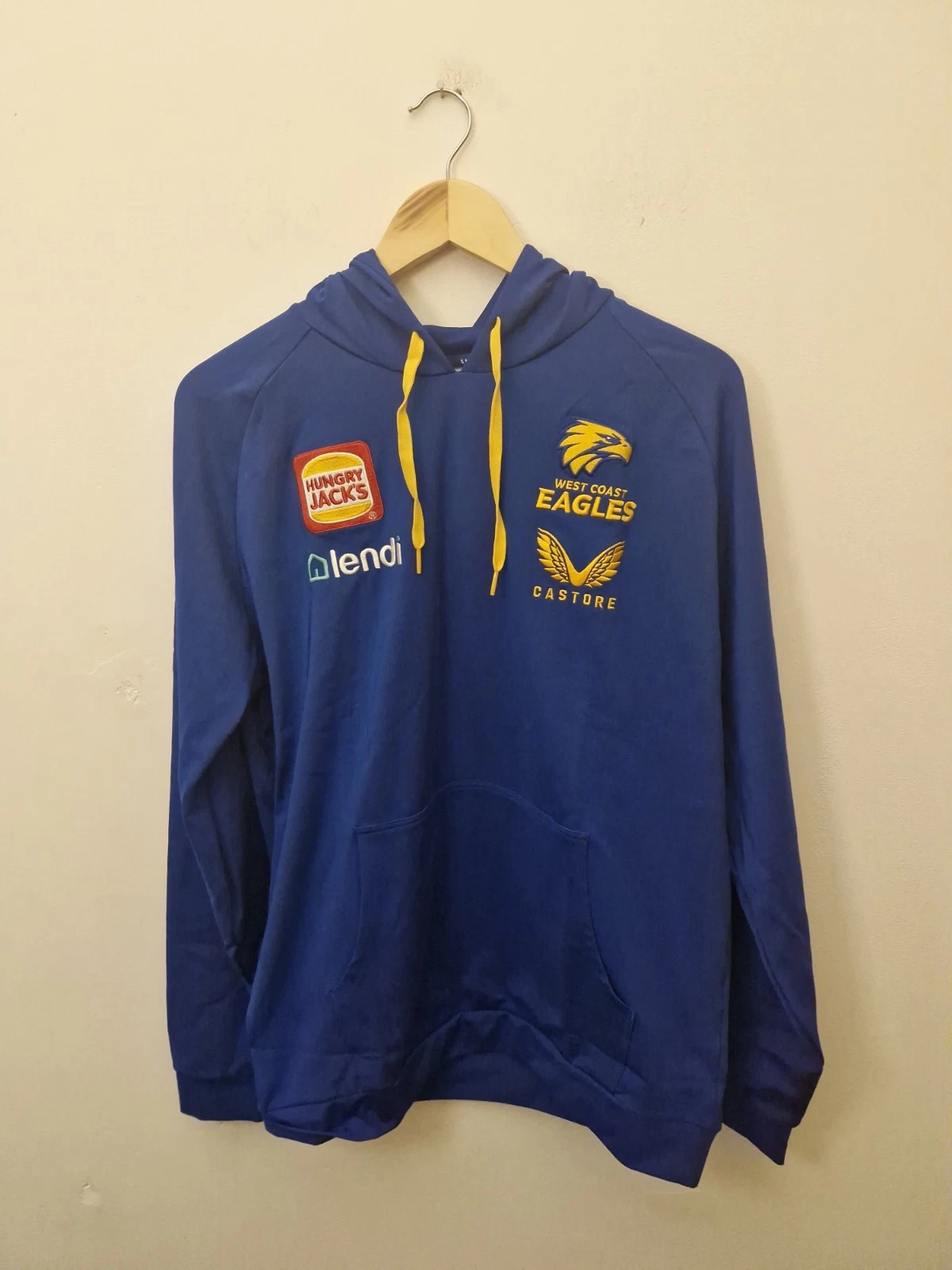Castore West Coast Eagles Large AFL Travel Hoodie Blue Hungry Jack’s 44 Chest
Opens in a new window