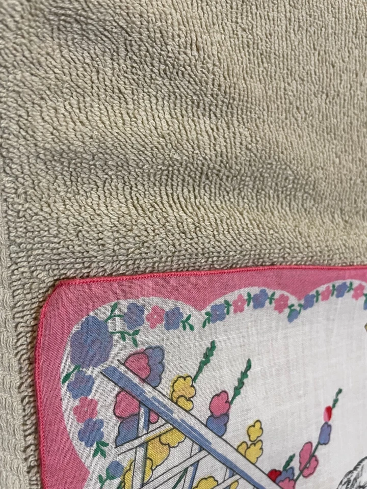 Childs Little Miss Muffet коричневый паук синий и желтый цветы розовый край носовой платок - Изображение 4 из 4