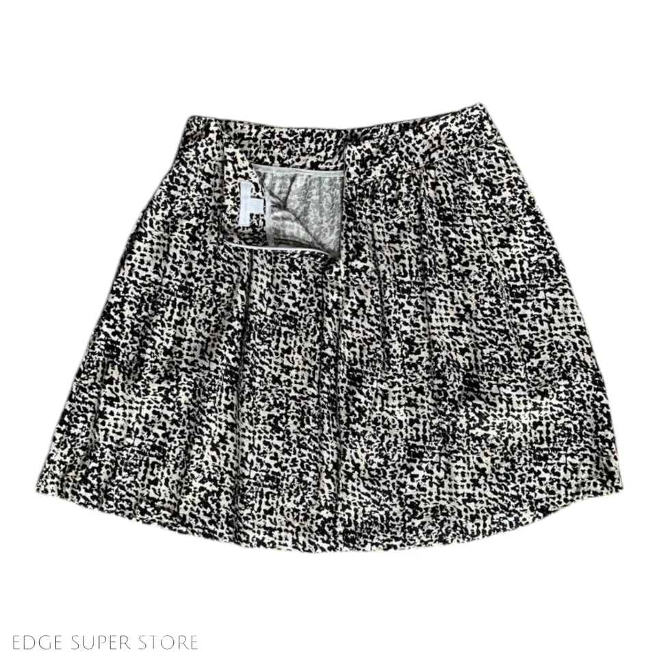 Minifalda New York & Co negra crema beige moteado estampado de lunares rayón talla 4 Foto 2 de 4