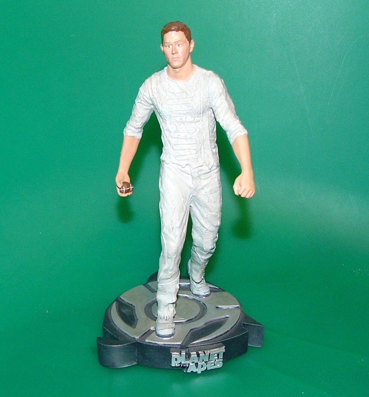 2001 The Planet of the Apes Leo Figurine 8 inches Porcelain NECA Toys Limited