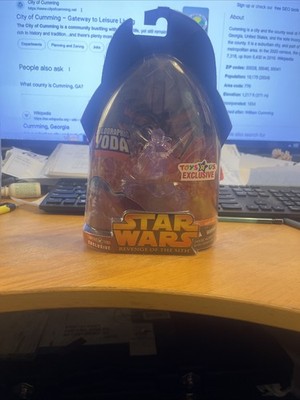2005 HOLOGRAPHIC YODA STAR WARS REVENGE OF THE SITH Yoda Toys R Us Exclusive 