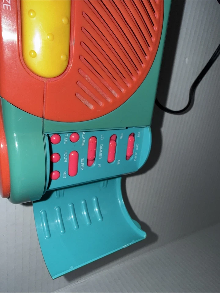 Vintage Gpx Calypso Am/fm Digital Clock Radio - Image 3 of 4