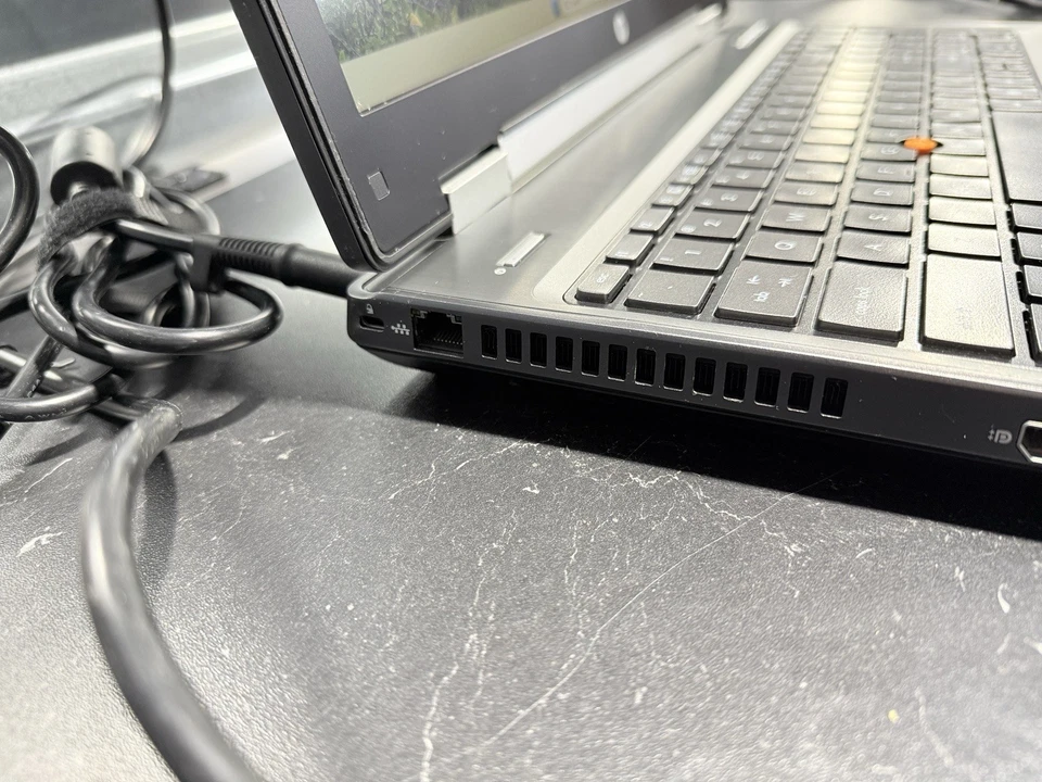 HP EliteBook 8560W – i7-2760QM / 8GB RAM / 256GB SSD / Win11 Pro / Blu-Ray / BT Foto 3 de 4