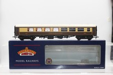 Bachmann 39-320 OO Gauge BR Mk1 BSP Pullman Bar Second (With Lighting) Hadrian