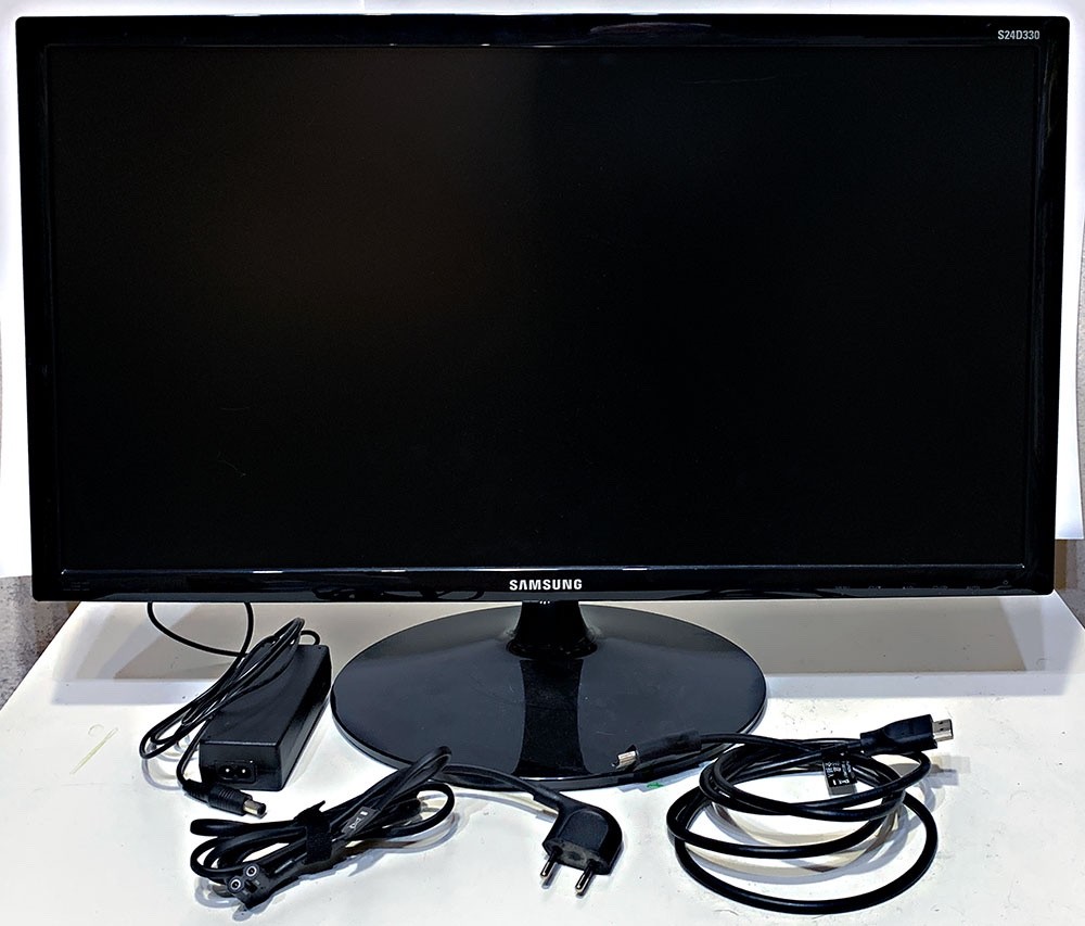 Samsung S24SD330H 24” LED monitor-full HD-1080p-1ms-HDMI/Vega + VESA adattorre