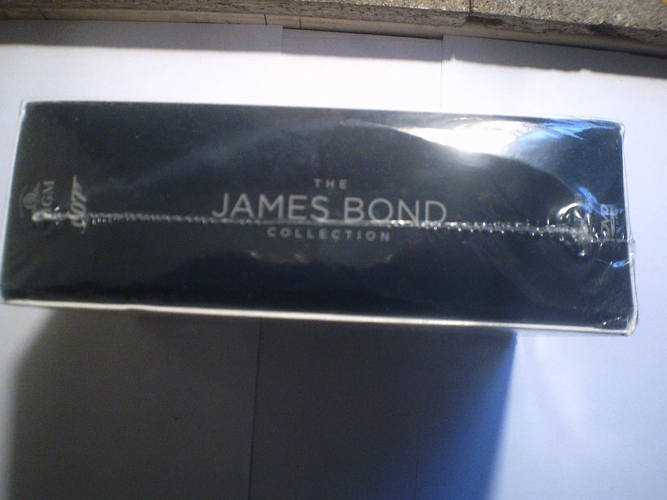 The James Bond Collection 1-24    Plus Skyfall     New     Creasing On Edges - Image 2 of 4