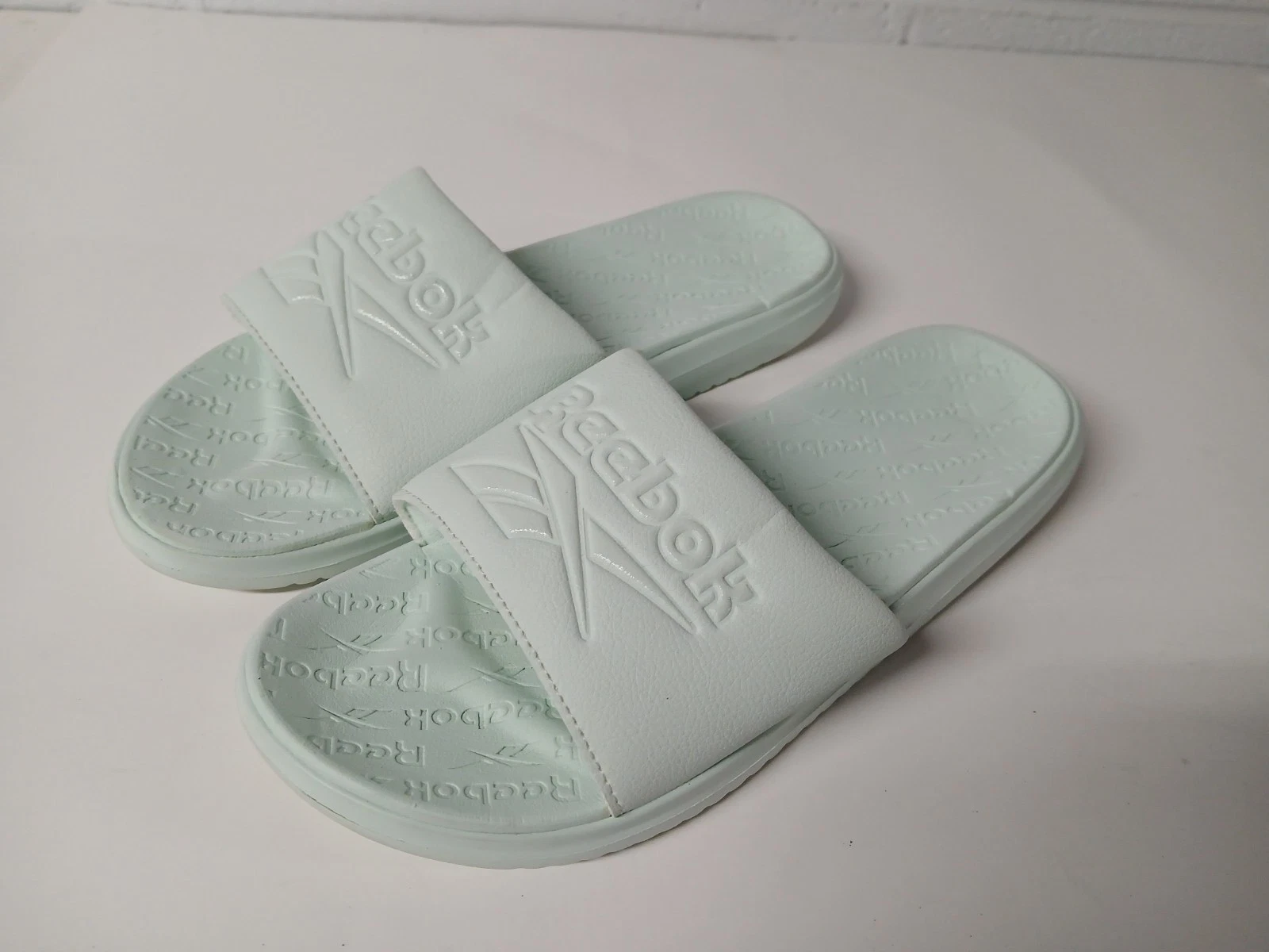 Sandali donna verde pallido Reebok taglia 9