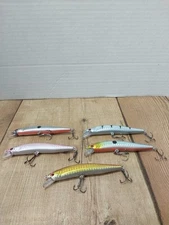 Lot Of 5 Shallow Run Minnow Crankbaits. 4in. Various Colors Unbranded