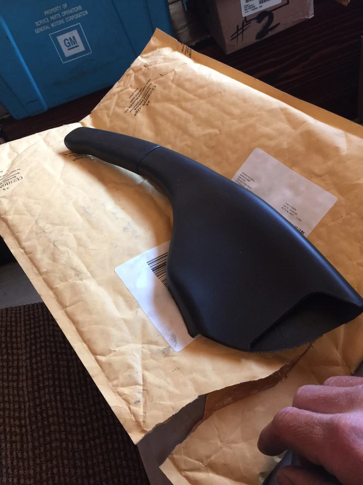 Saturn GM OEM 95-99 SC2-Console Cover 21041770 - Image 2 of 3