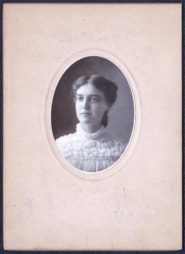 Hattie Oxnard Cabinet Photo - Norway, Maine (1905) - Picture 1 of 2