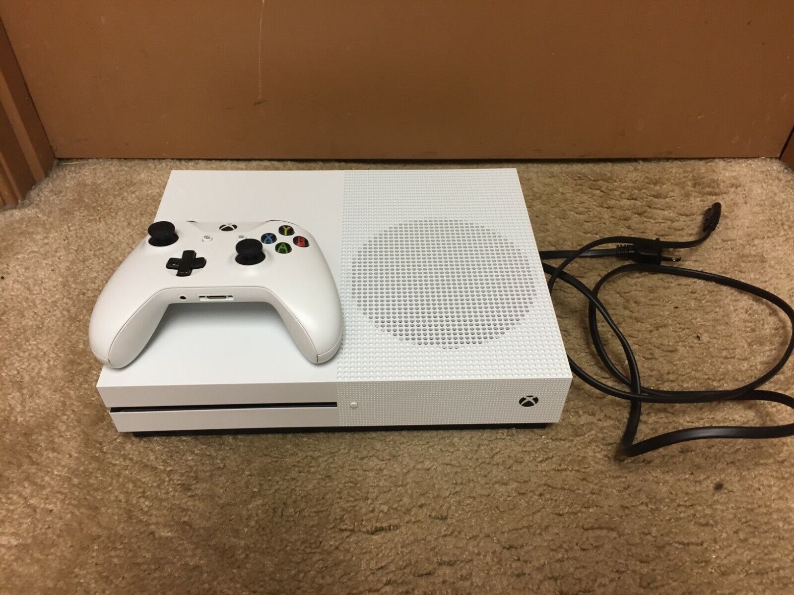 Xbox One S - 500GB, White  Fabricating and Metalworking