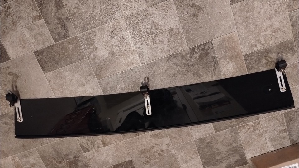 Yakima 55" visor / wind deflector for roof rack (round crossbars or