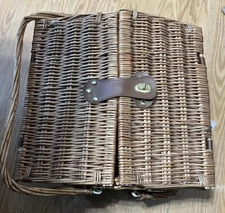 Wicker picnic basket