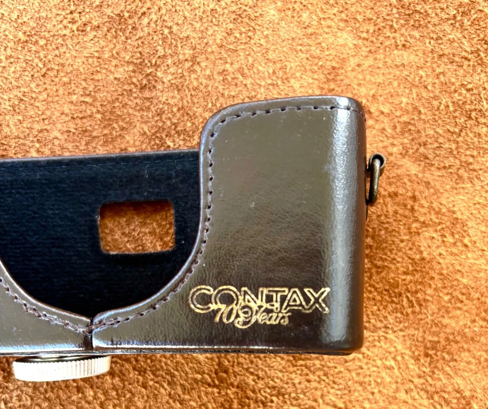 【COMO NUEVO】 Medio Estuche de Cuero CONTAX T3 Modelo 70 Aniversario (Marrón Oscuro) de Japón Foto 3 de 4