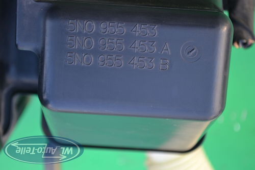 VW Tiguan Original Behälter Scheibenwaschanlage mit 2 Pumpe 5N0955453B - Bild 3 von 5