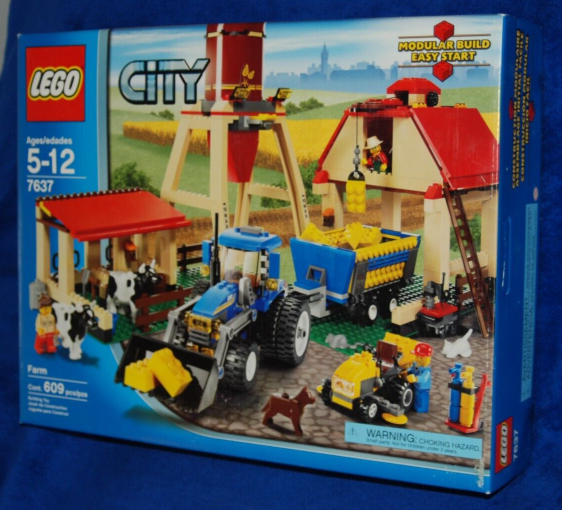 LEGO farm city 7637 W TRACTOR,SILO, ANIMAL(COW,DOG,CAT),BARN 