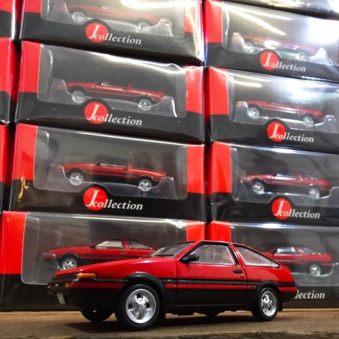 Diecast J Collection 1/64 Diecast For Toyota Sprinter Trueno (AE86) Red/Black