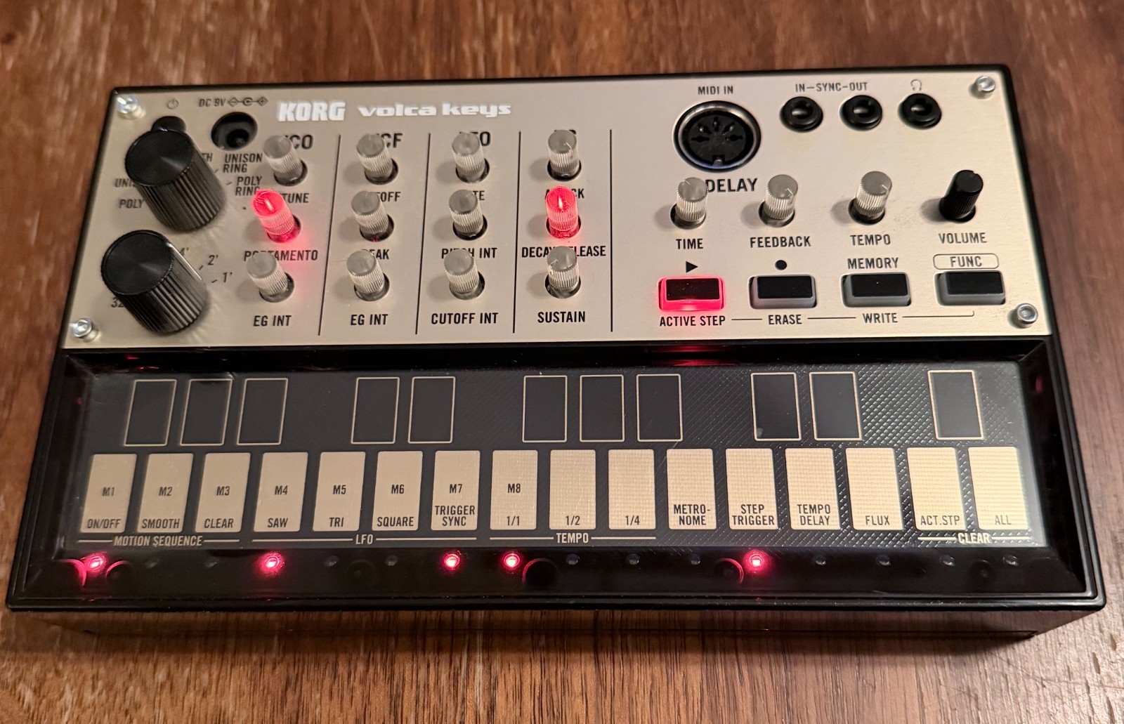 KORG Volca Keys Analogue Lead Synthesizer Loop Sequencer | Model volca-keys