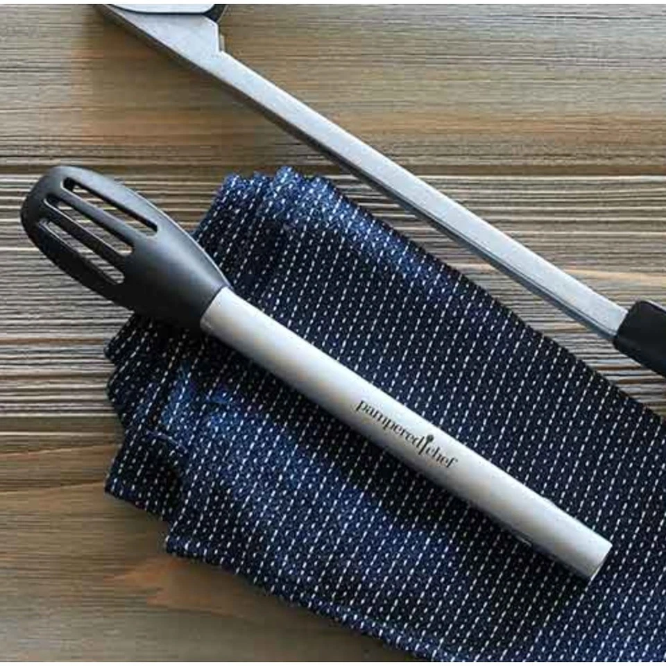 NEW Pampered Chef Small Chef's Tongs Item # 2957 - Image 3 of 3