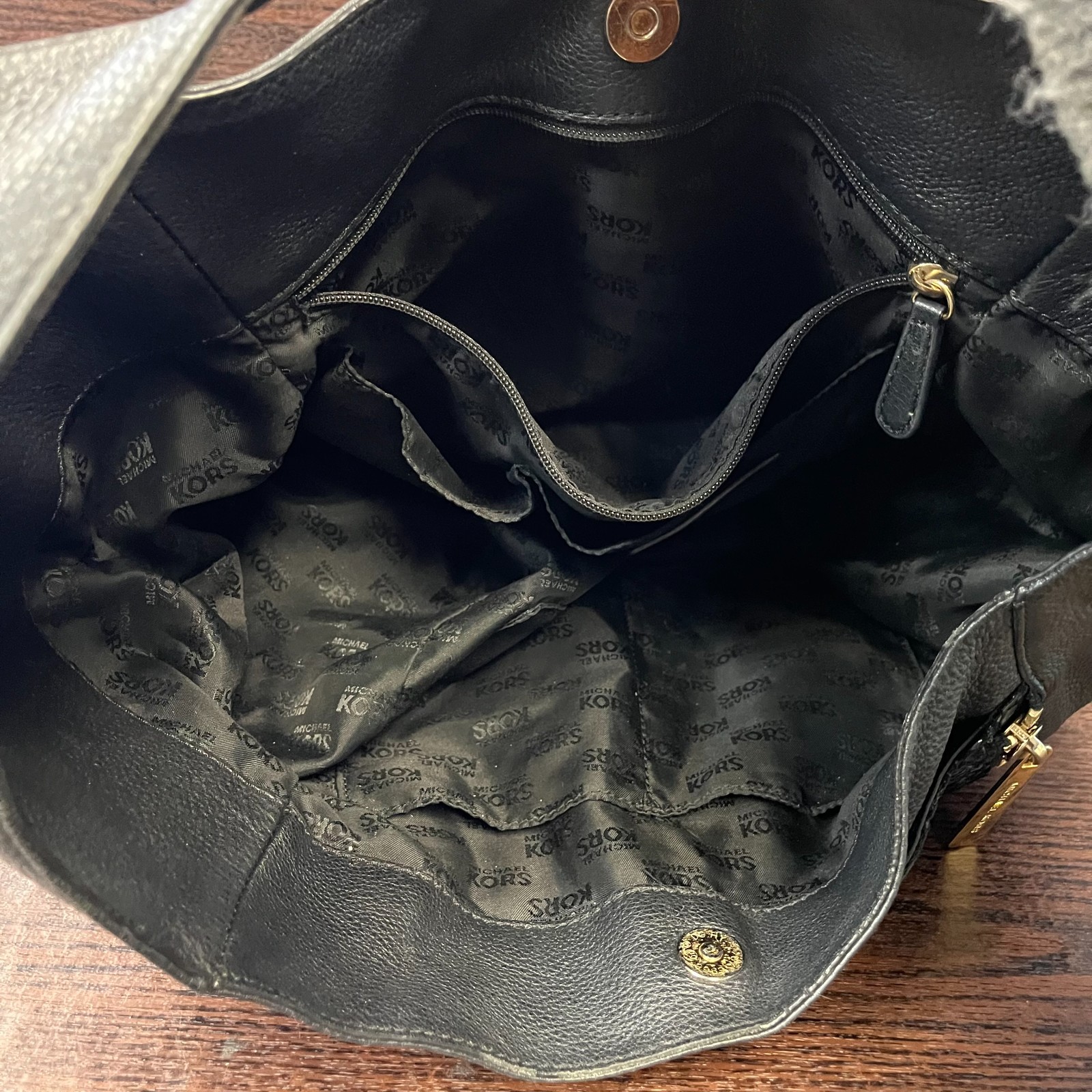 Michael Kors Womens Fulton Hobo Bag Large Black Pebbled Leather Snakeskin Pocket thumbnail 9