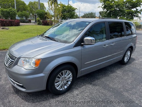 2013 Chrysler Town & Country Limited Wagon Mini Van