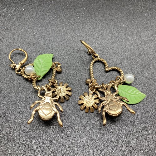 Betsey Johnson Charm Earrings Gold Tone Heart Beatle Bug Flowers - Picture 6 of 6