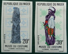 Niger neufs, non dentelés, n°129 et 131, costumes, 1963
