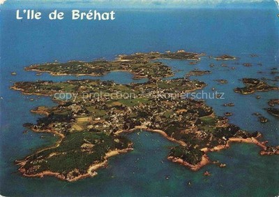 Ile-de-Brehat 22 Cotes-d Armor Ile des fleurs et des rochers roses vue aérienne