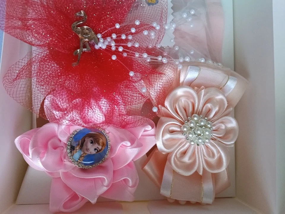 Gift Set of 5 Hair Accessories Girls Bows Band Clip Disney Princesses Flamingo - Image 2 of 4