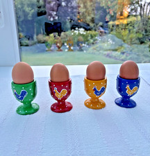 Vintage gekochte Eierbecherhalter mit Huhn/Hahn/Henne Motiv x 4 sehr guter Zustand