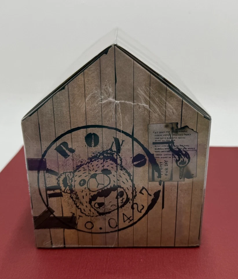 Pop Mart ☆ Hirono ☆ 💯AUTHENTIC : Living Wild 🧸 Fight for Joy -Plush Vinyl Doll Foto 2 de 4