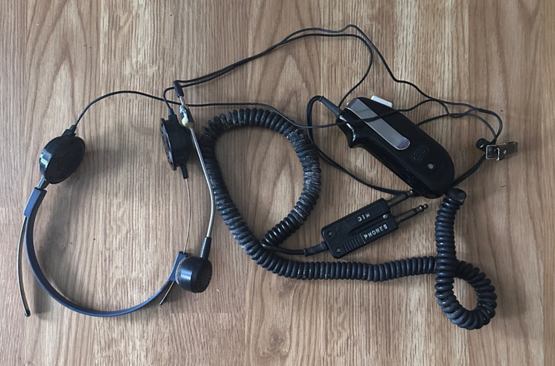 Handheld PTT switch with coiled cable for desk/boom mic/headset pair 3.5mm jacks