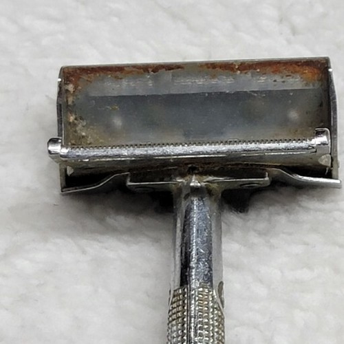 VINTAGE SAFETY RAZOR GILLETTE SILVER METAL And Gem Razor With NOS Blades - Picture 13 of 19