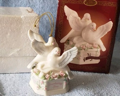 Vintage 2001 Wedding Doves Musical Ornament San Francisco Music Box Co WORKS - Picture 2 of 9